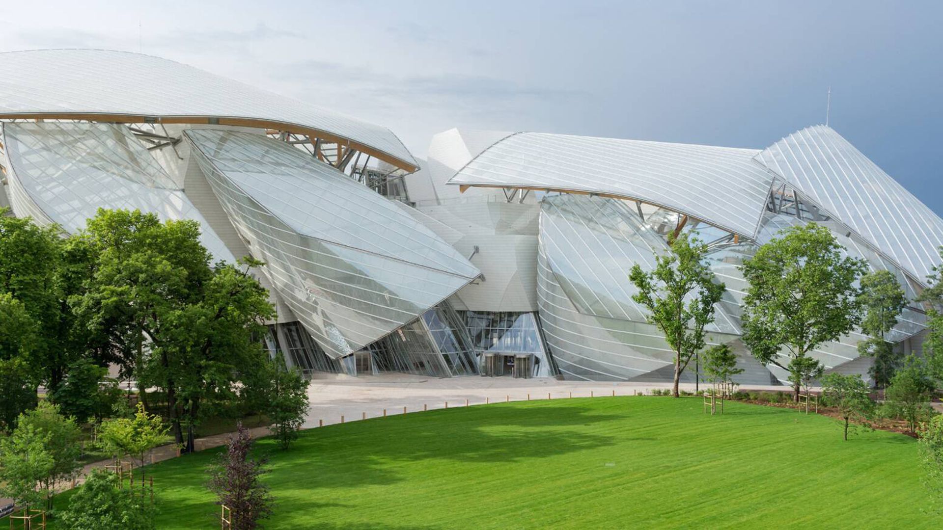 Louis Vuitton Foundation and the Jardin d’Acclimatation: Ticket & Audio Tour