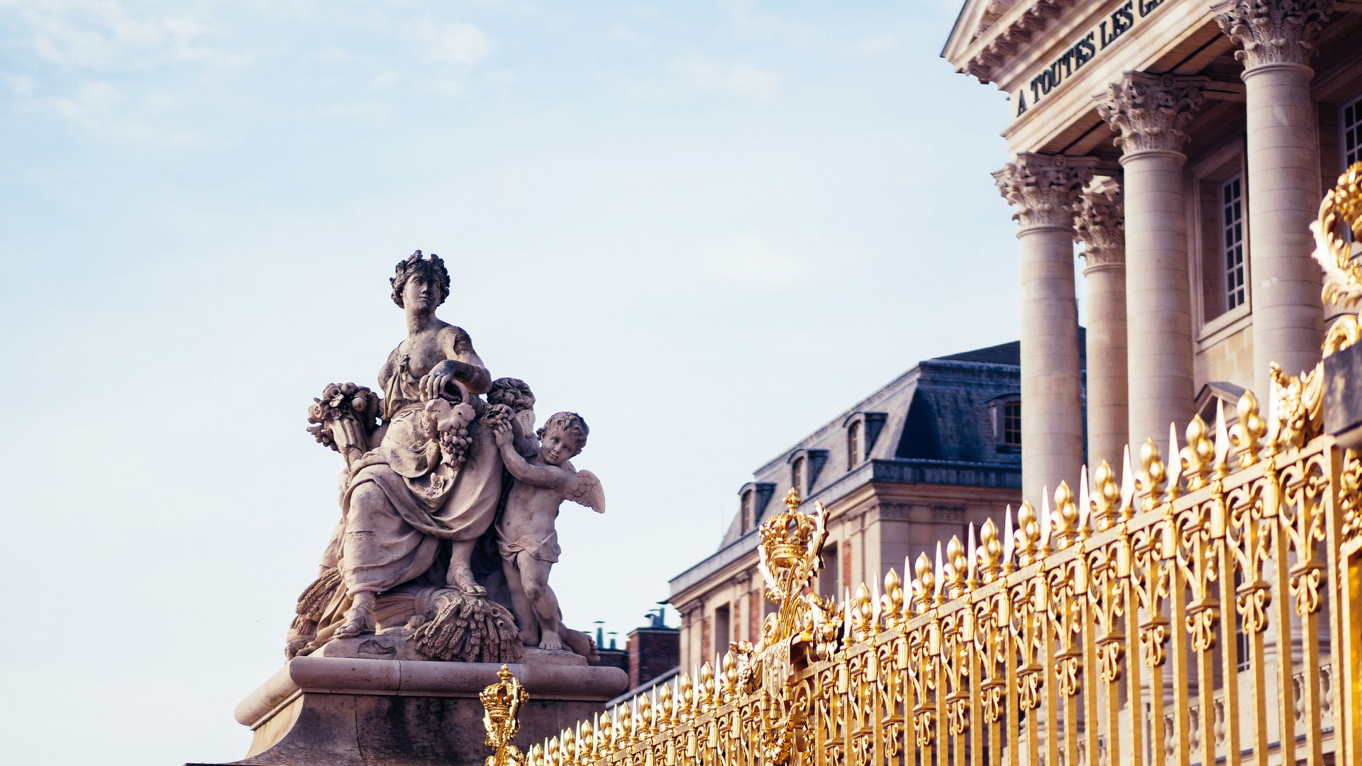 Versailles & Gardens: Ticket & Self-Guided Audio Tour